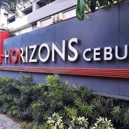 Horizon 101 A1 Shortwalk Robinson Mall Mango Square Bars Free Pool Cebu Exterior photo